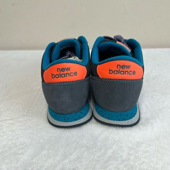 NEW BALANCE Classic Traditionnels Shows Grey and Neon Orange 9 Men NEW - Picture 4 of 10